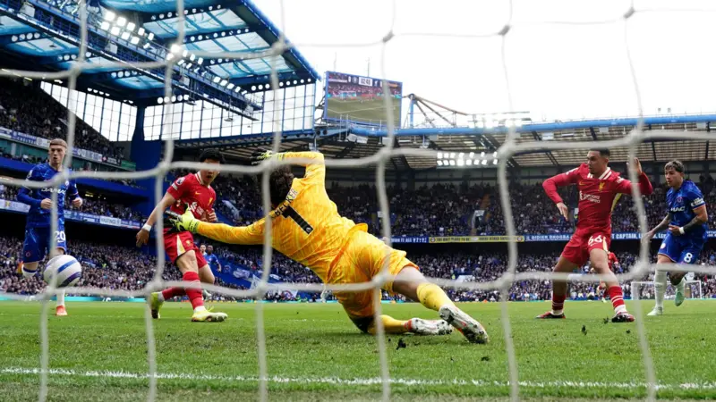 Chelsea beat Liverpool 3-1 to boost top-five chances
